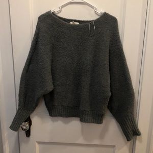 Kaisley Women’s Small Fuzzy Sweater